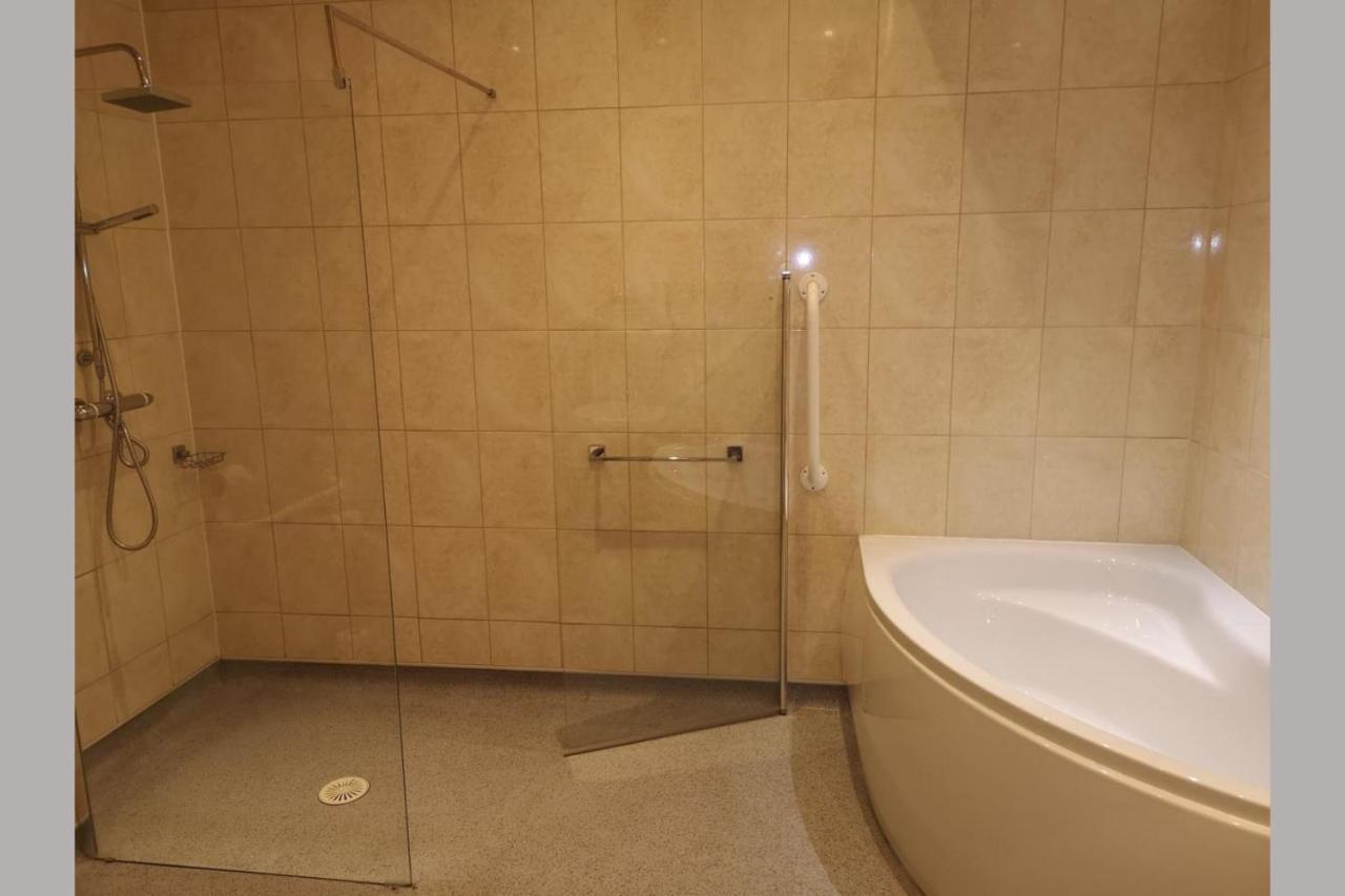 The R Inn Hotel Desborough Luaran gambar