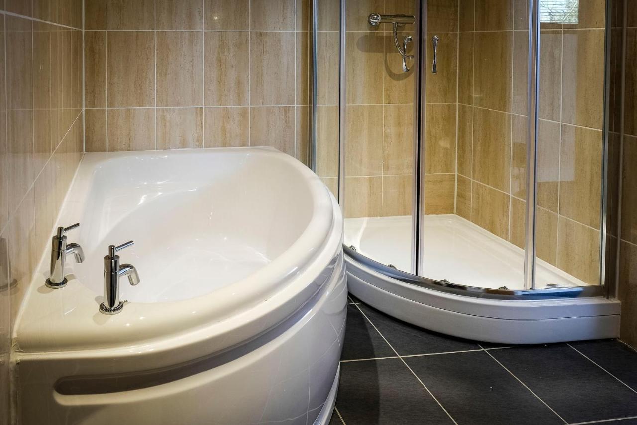 The R Inn Hotel Desborough Luaran gambar