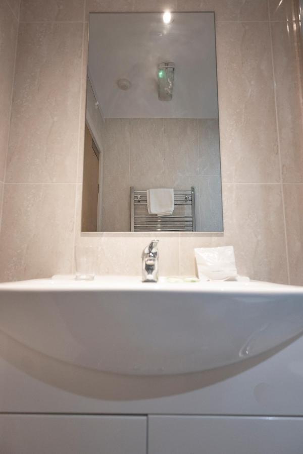 The R Inn Hotel Desborough Luaran gambar