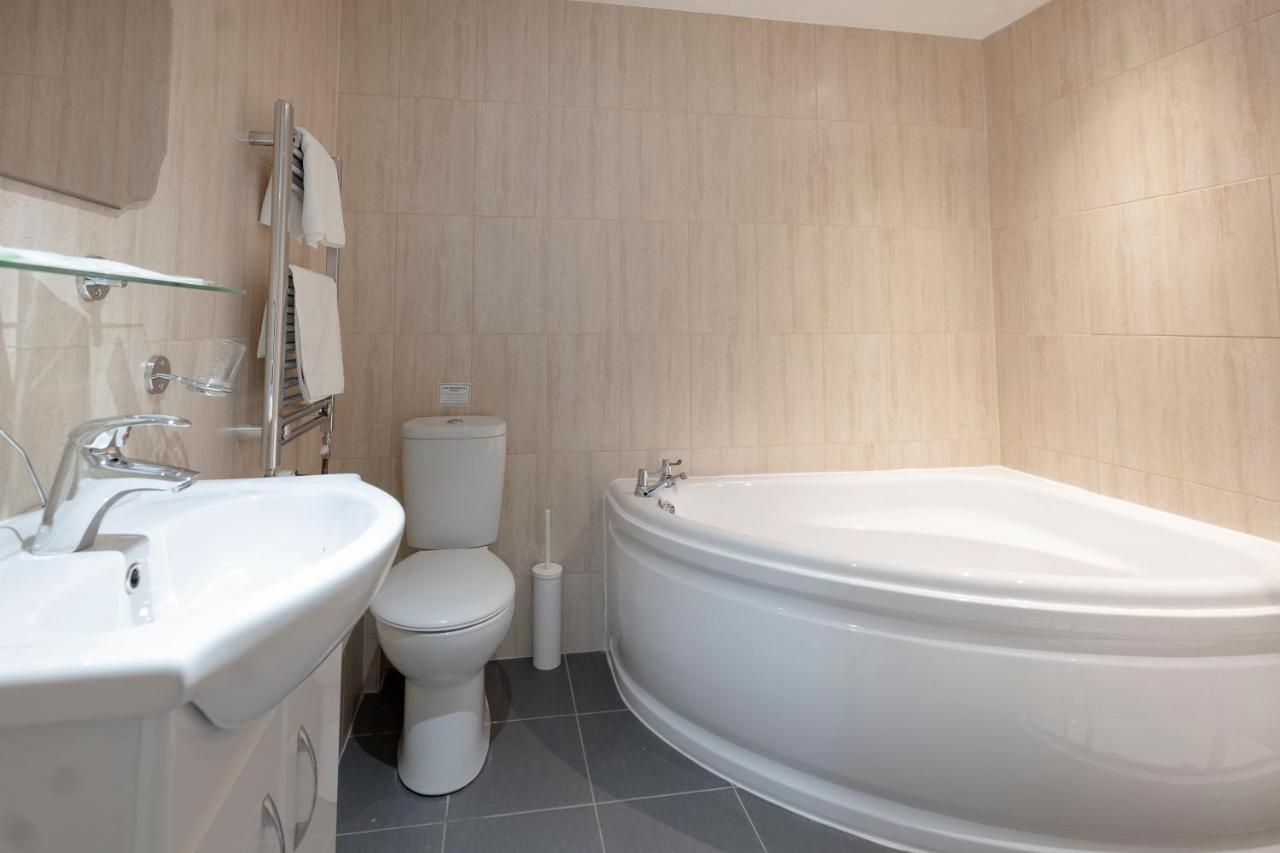 The R Inn Hotel Desborough Luaran gambar