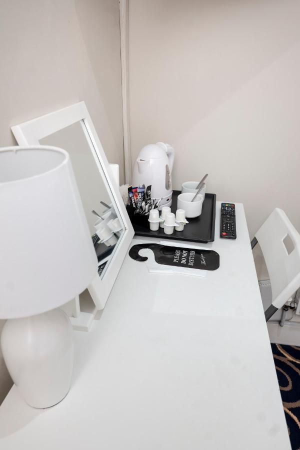 The R Inn Hotel Desborough Luaran gambar